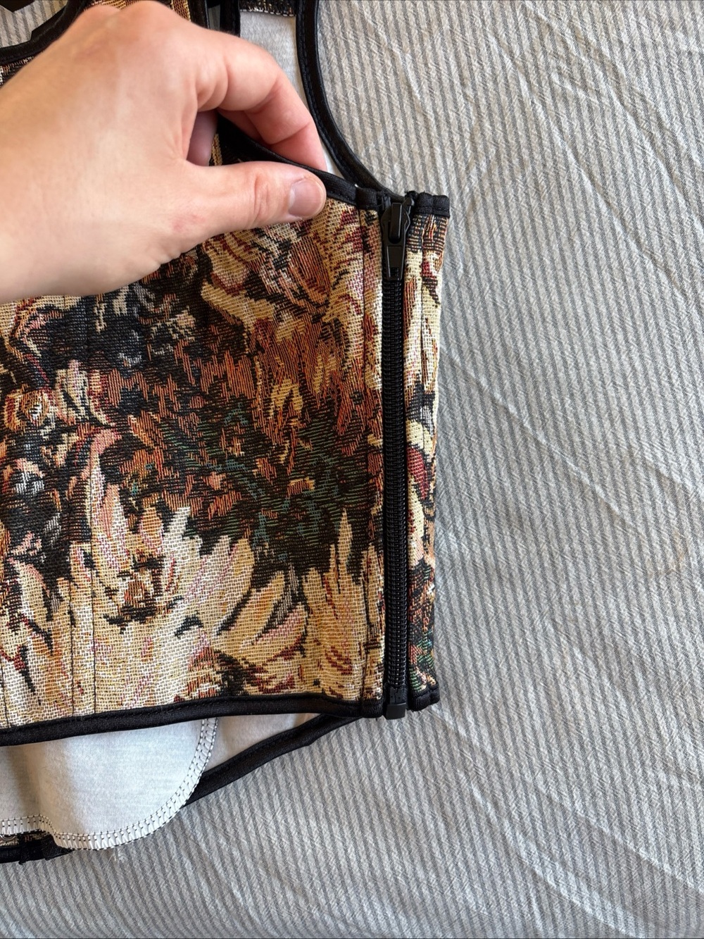 Scarlet Darkness Renaissance Under Bust Corset Top Khaki Floral NWT Size 6 - Picture 8 of 14